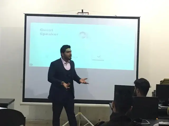Usman Saeed as guest speaker at a Kamyab Jawan Programme digital marketing lecture